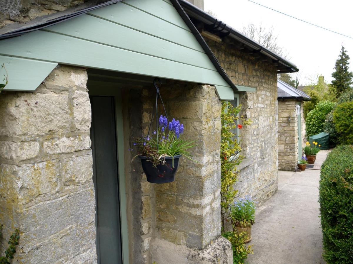 Cosy Stone Cottage, The Bungalow Perrotts Brook Cirencester Exterior photo