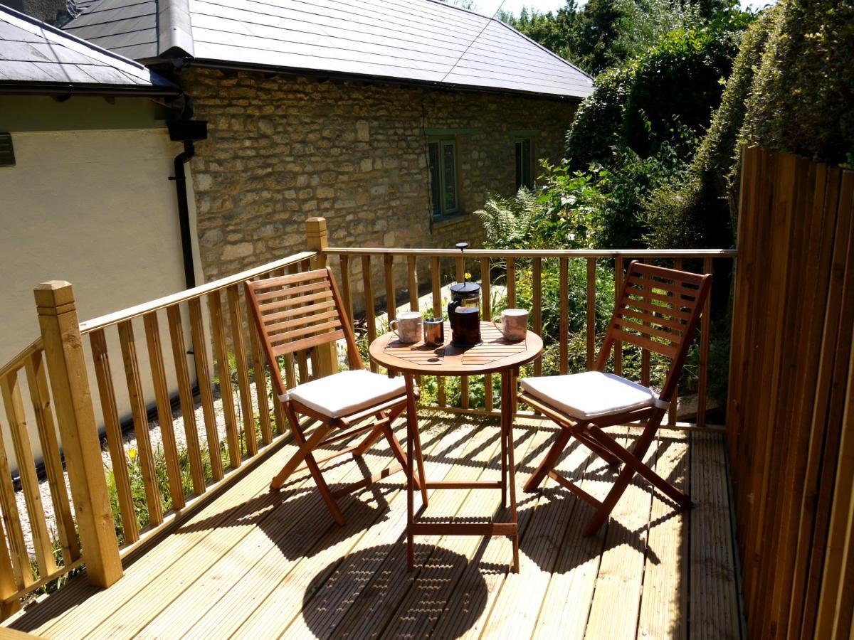 Cosy Stone Cottage, The Bungalow Perrotts Brook Cirencester Exterior photo