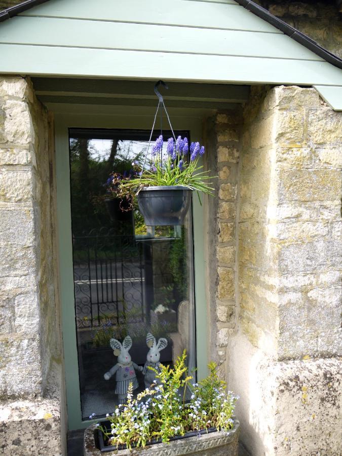 Cosy Stone Cottage, The Bungalow Perrotts Brook Cirencester Exterior photo